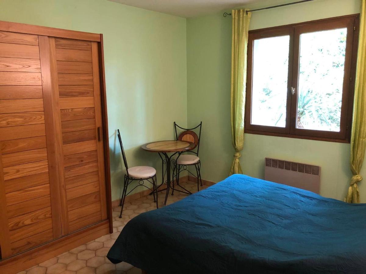 Hotel Les Persedes Lavilledieu  Luaran gambar