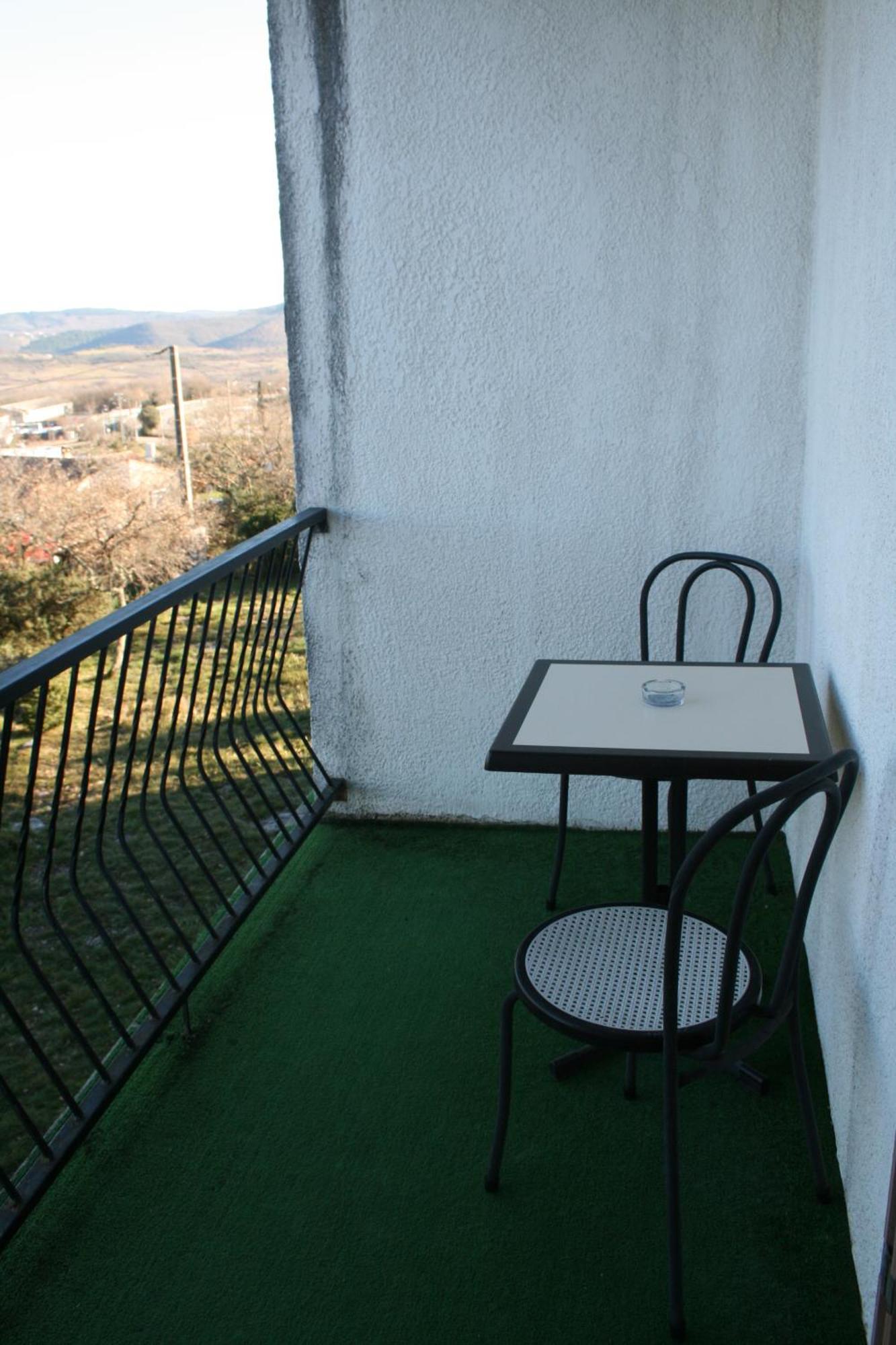 Hotel Les Persedes Lavilledieu  Luaran gambar