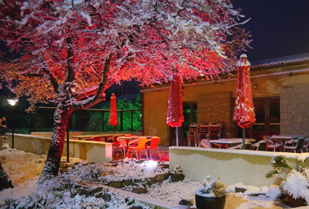 Hotel Les Persedes Lavilledieu  Luaran gambar
